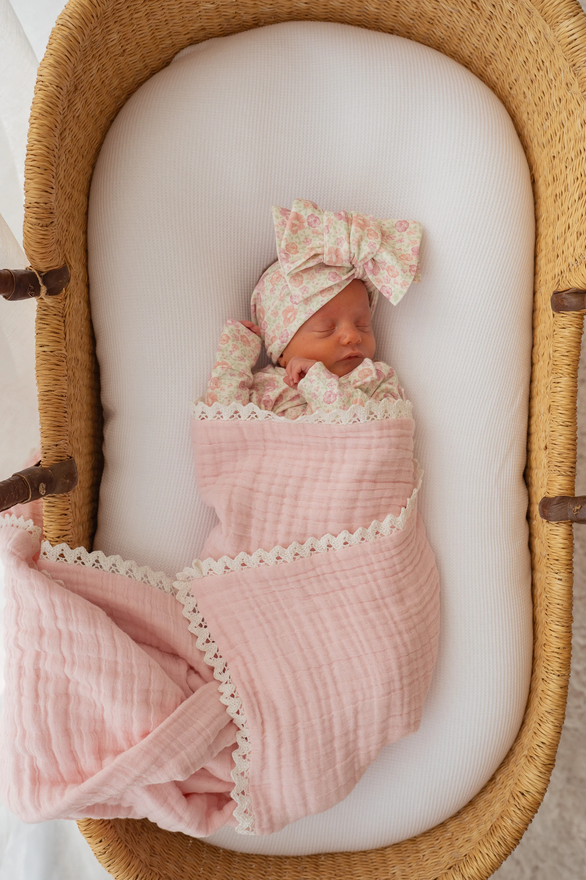 Gauze Lace Blanket | Baby Pink - Image 3